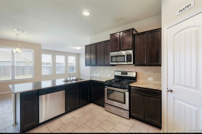 Building Photo - 13819 Murphy Haven