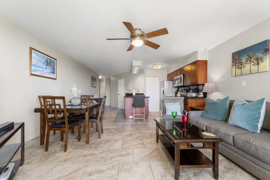 Building Photo - 1032 S Kihei Rd