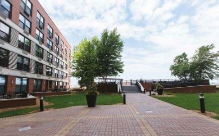 Building Photo - 102 Christopher Columbus Dr