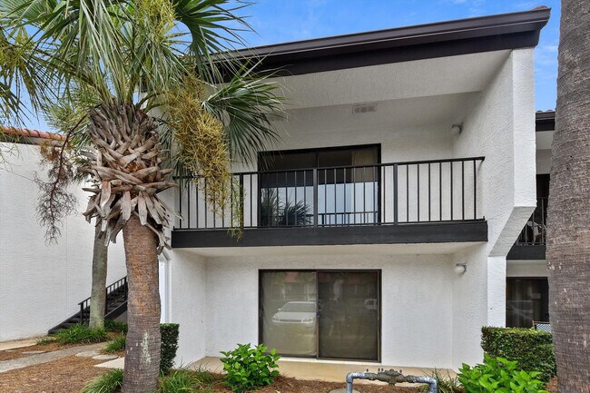 Building Photo - 11222 Hutchison Blvd