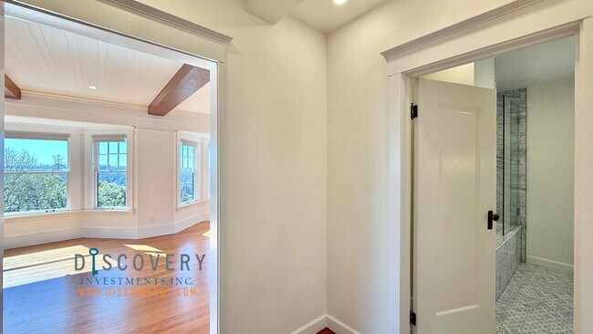 Building Photo - Panoramic Hill Estate with Sweeping Views