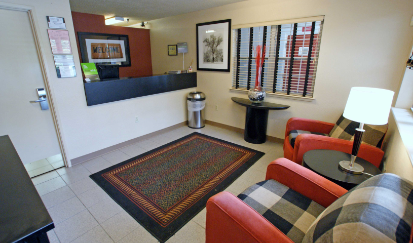 Lobby and Guest Check-in - Furnished Studio - Chattanooga