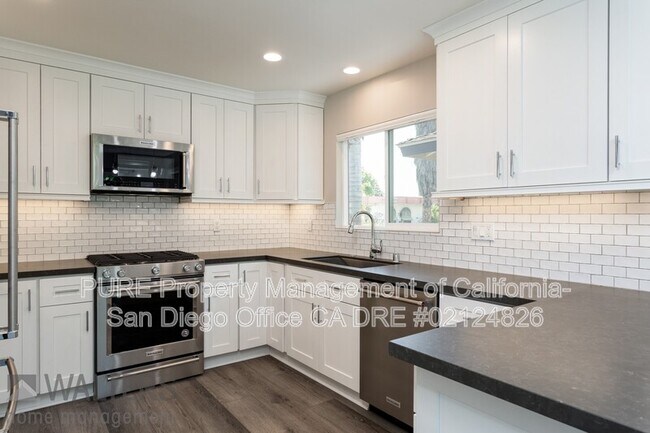 Building Photo - 3772 Governor Dr