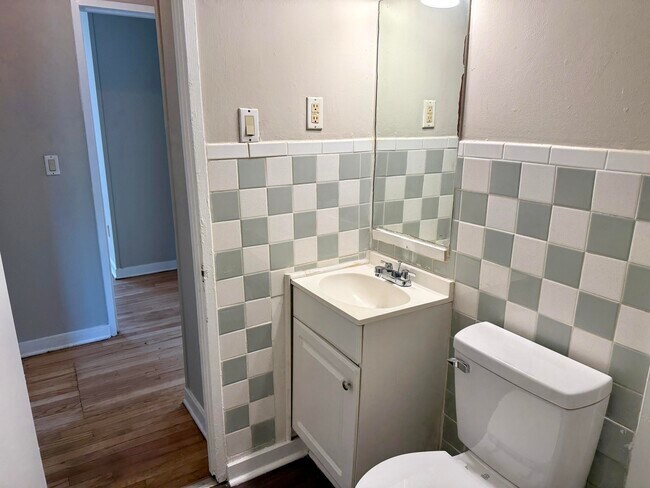 Building Photo - 2550 Lyman St