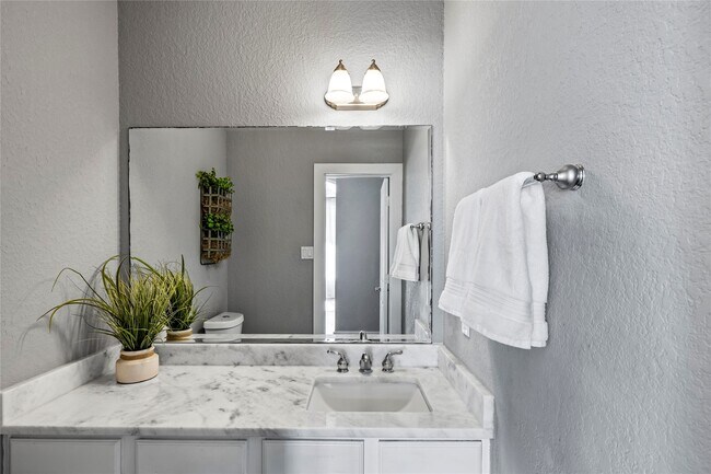 Building Photo - 11601 King George Ct