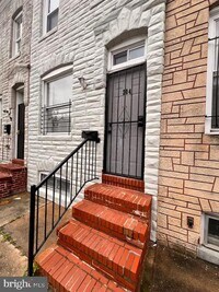 Building Photo - 204 N Rose St