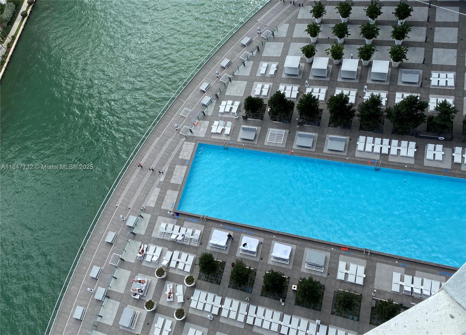 Building Photo - 475 Brickell Ave