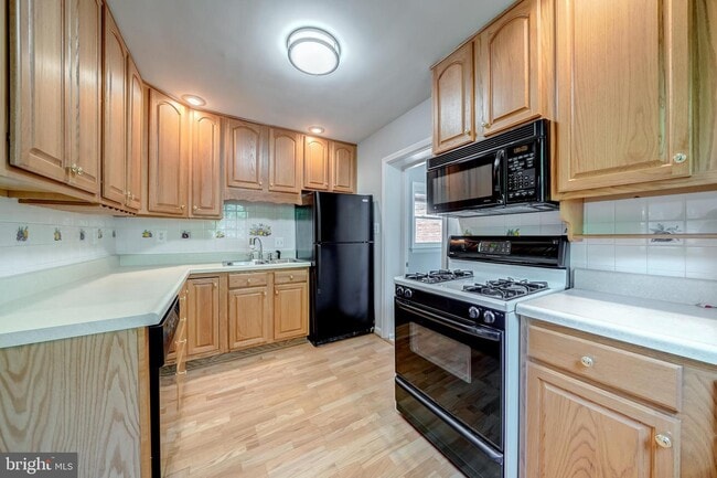 Building Photo - 929 19th St S