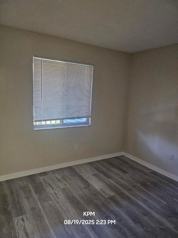 Building Photo - 1305 Rosewood Villa Ln