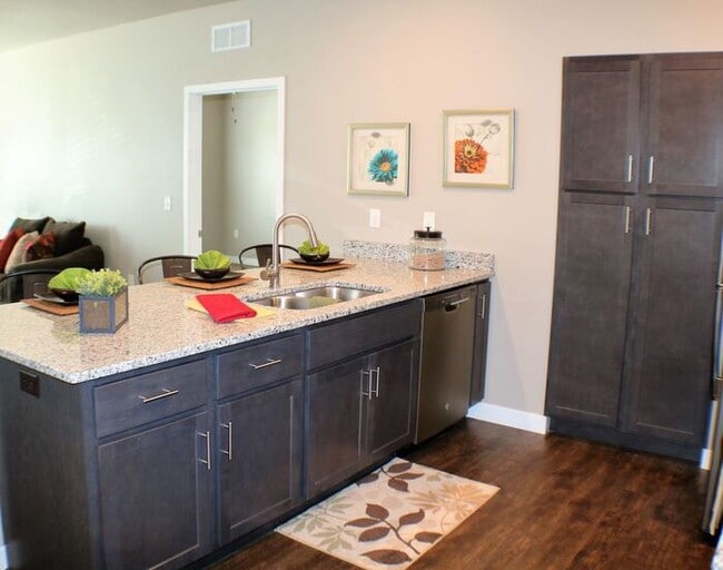 Building Photo - $1,450 | 1 Bedroom, 1 Bathroom Condo | Pet Friendly* | Available for August 1st, 2026 Move In!