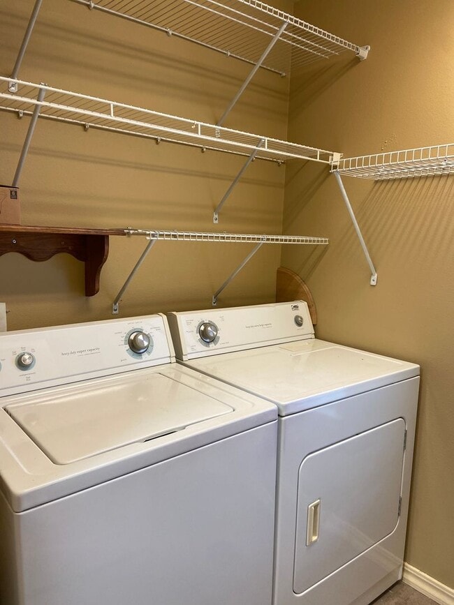 Building Photo - Condominium in Sycamore Ridge