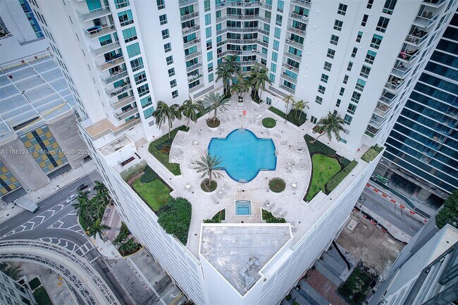 Building Photo - 300 S Biscayne Blvd