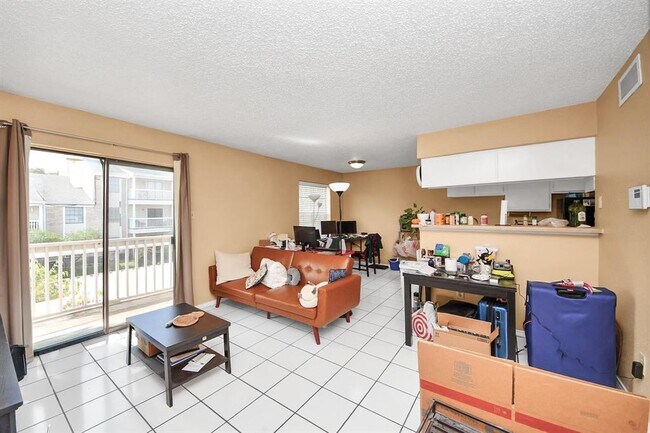 Building Photo - 2750 Holly Hall St
