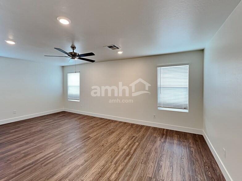 Building Photo - 23135 E Camacho Rd