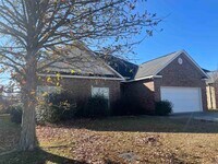 Building Photo - 712 Post Oak Way