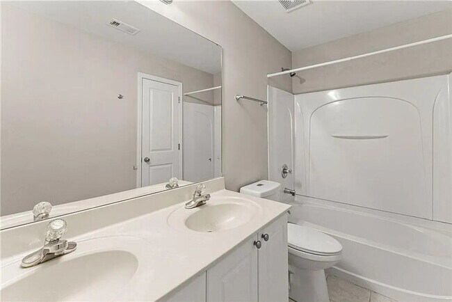 Building Photo - Beautiful home in Stratford on Lanier-5 bed 3 bath in sought after swim, tennis and lake community!