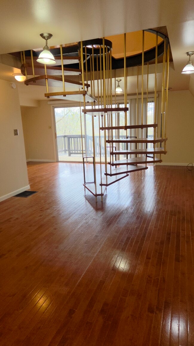 Building Photo - 510 Mercer Rd