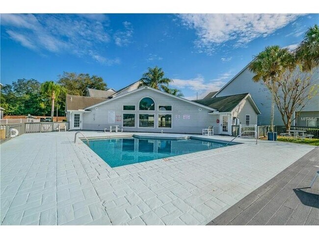 Building Photo - 12233 Armenia Gables Cir