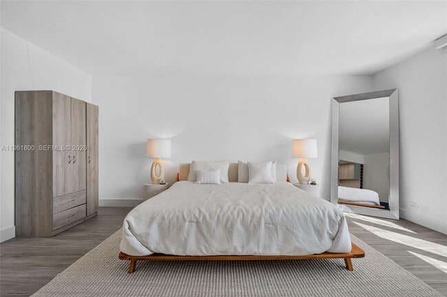 Building Photo - 2301 Collins Ave