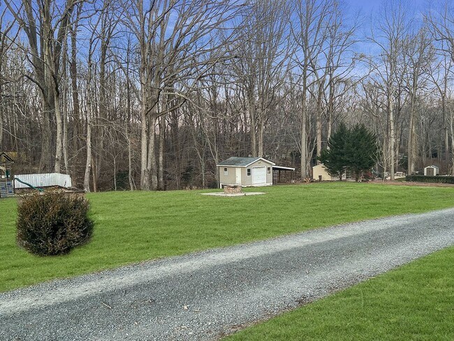Building Photo - 3144 Holland Cliffs Rd