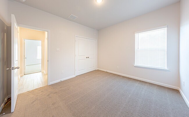 Building Photo - 2336 Cedar Pl Dr