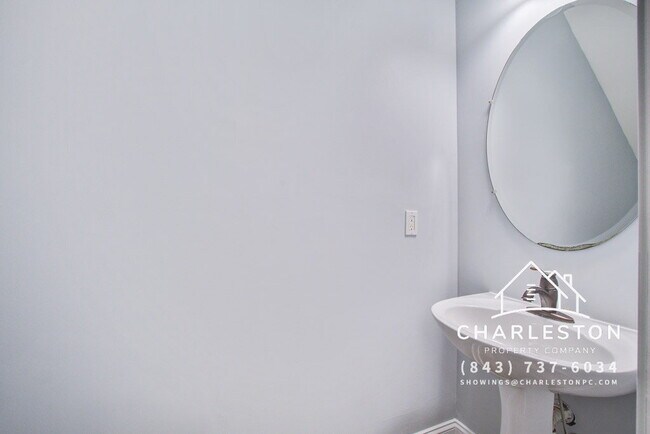 Building Photo - 4902 Lake Palmetto Ln