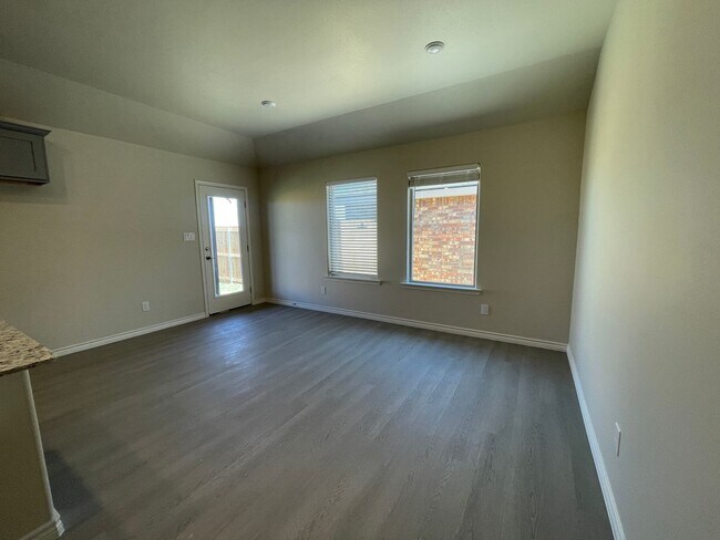 Building Photo - Limited-Time Move-In Special!