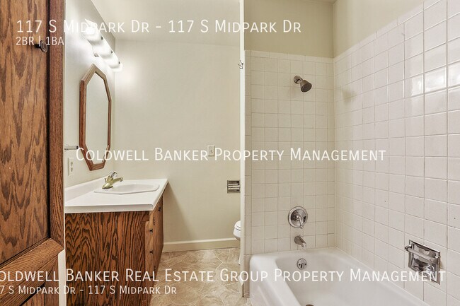 Building Photo - 117 S Midpark Dr