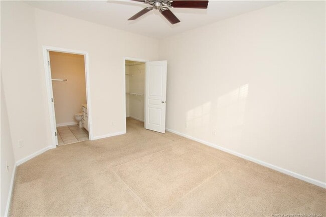 Building Photo - 421 Hamlet Park Dr