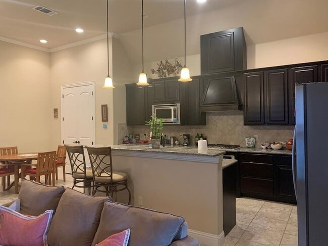 Building Photo - 686 Pendle Forest Dr