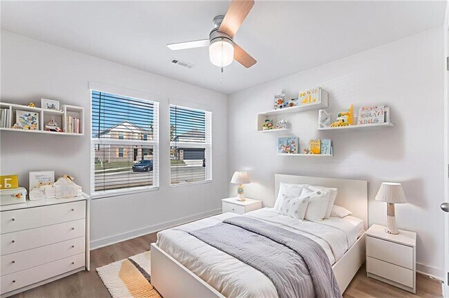 Building Photo - 4651 W Aurora St