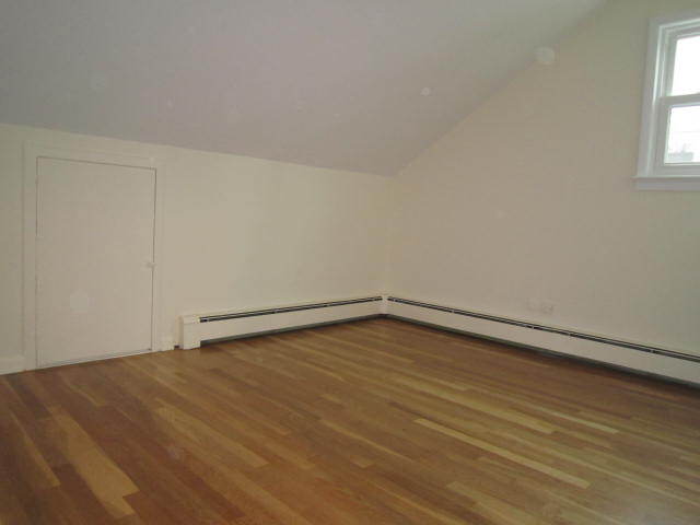 Building Photo - 35 Elm Ave