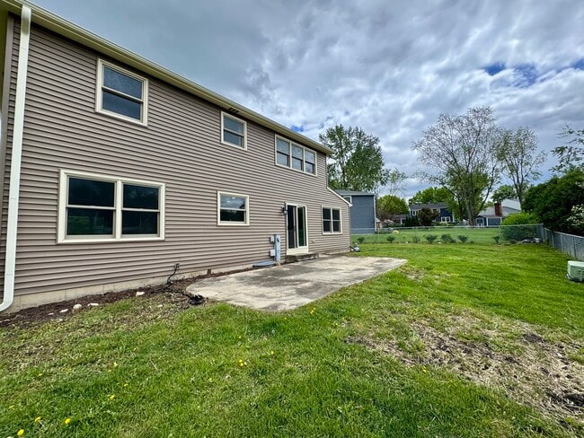 Building Photo - 1527 Windsor Ct