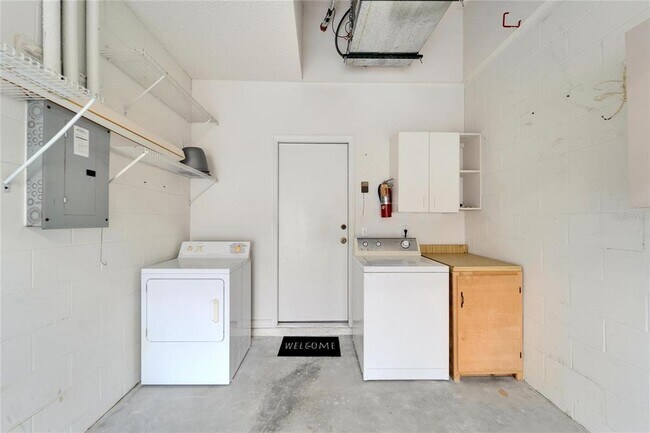 Building Photo - 1032 Radison Ave