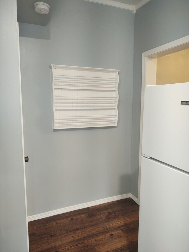 Building Photo - 719 West Faulkner Street, Unit 719