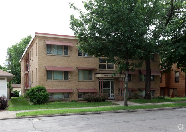 Primary Photo - Leslie Manor Apartments