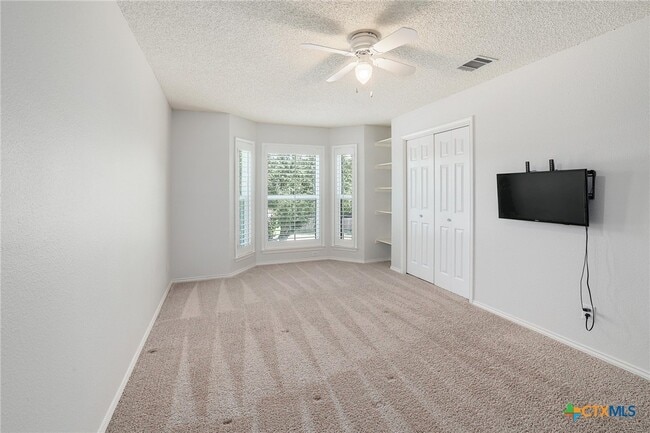 Building Photo - 703 Ivy Ct
