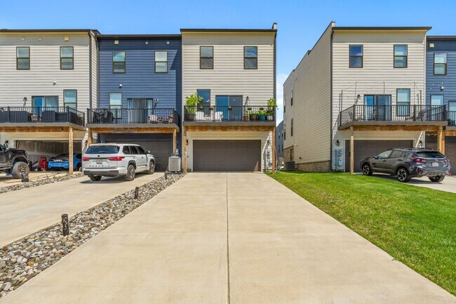 Building Photo - 423 Carroll Walk Ave