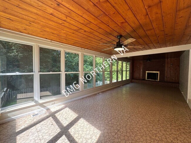 Building Photo - 7046 Lee Park Ct