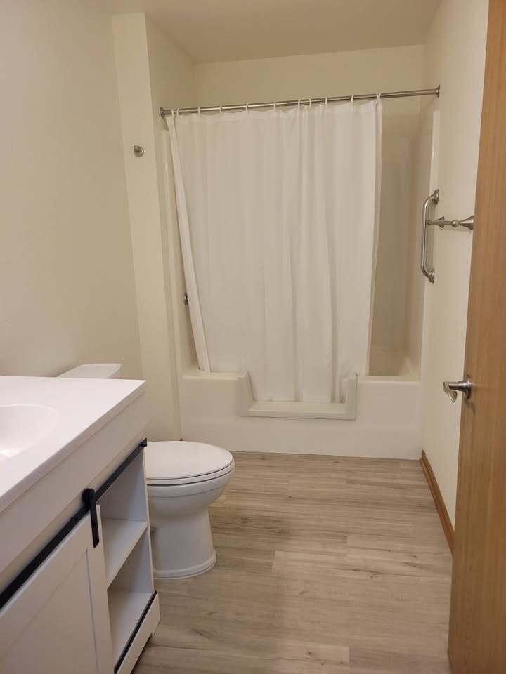 Building Photo - 703 S Main St