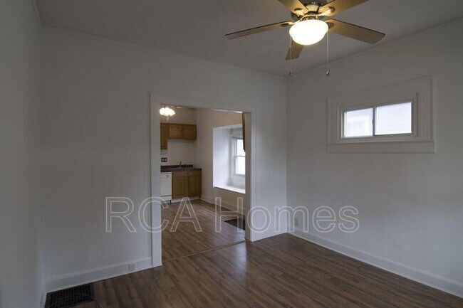 Building Photo - 901 N Linwood Ave