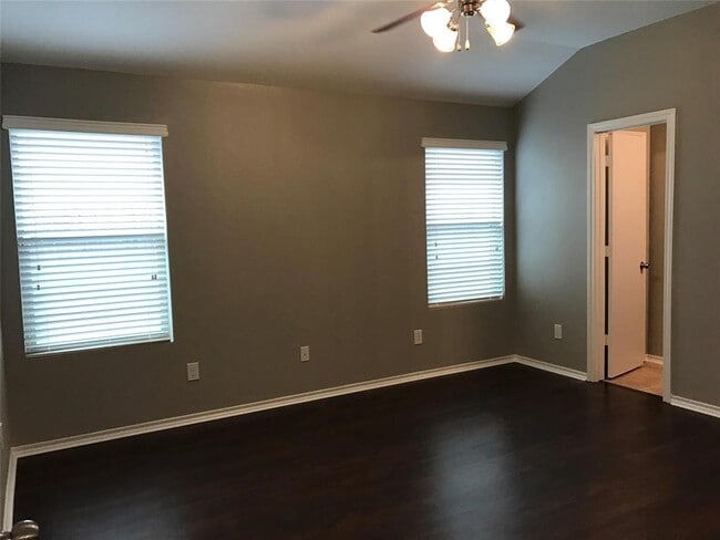 Building Photo - 805 Katydid Ct