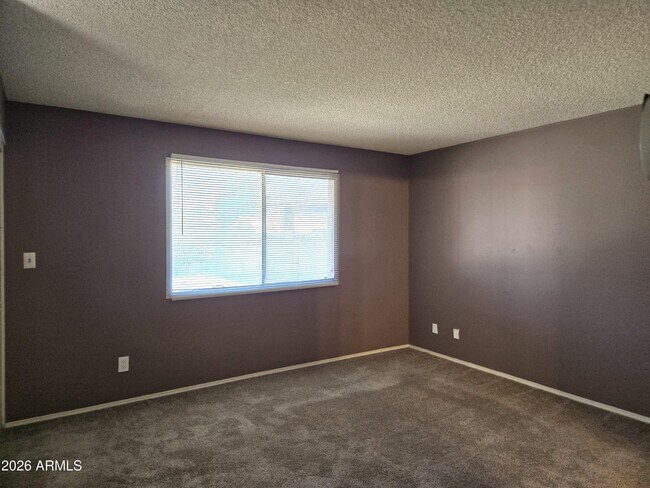 Building Photo - 4330 W Royal Palm Rd