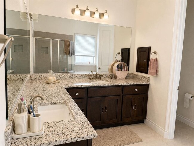 Building Photo - 14600 Iveans Way