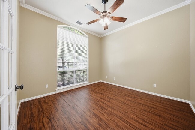 Building Photo - 63 Vershire Cir