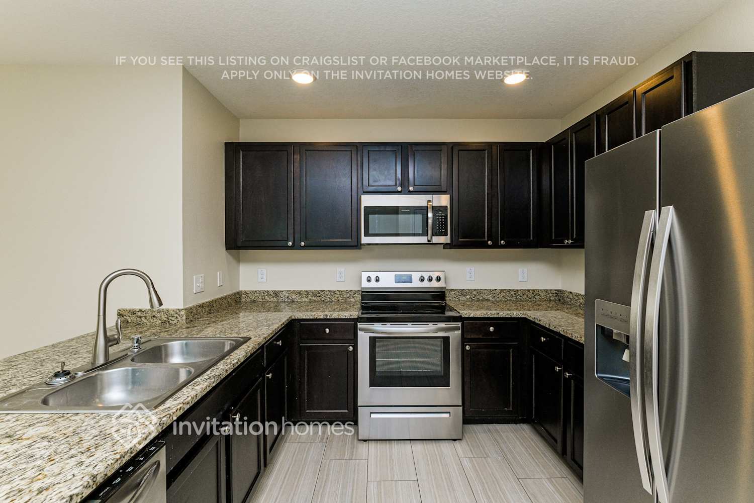Building Photo - 8004 Pelican Reed Cir