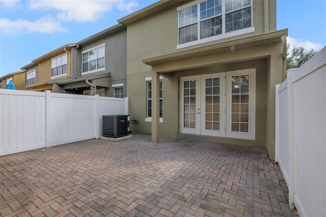 Building Photo - 12702 Salomon Cove Dr