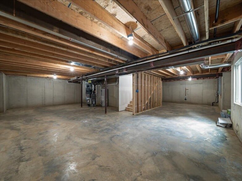 Building Photo - 16973 W 164th Ter