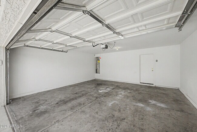 Building Photo - 15447 W Evans Dr