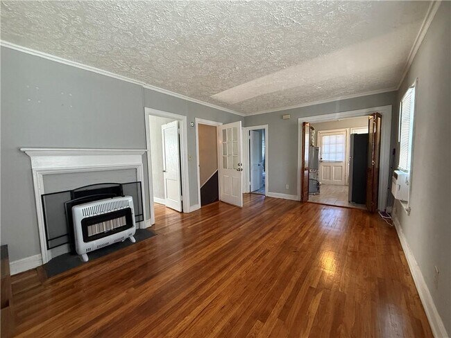 Building Photo - 117 Vine St SW